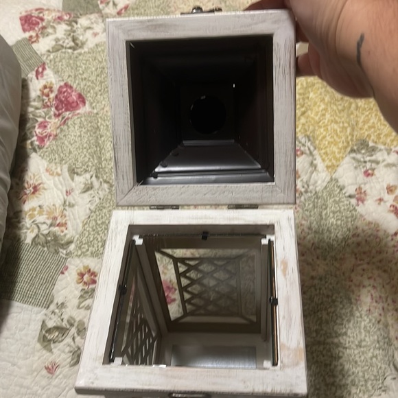 Lantern (2 total $25 a piece) READ WHOLE LISTING - Picture 3 of 8